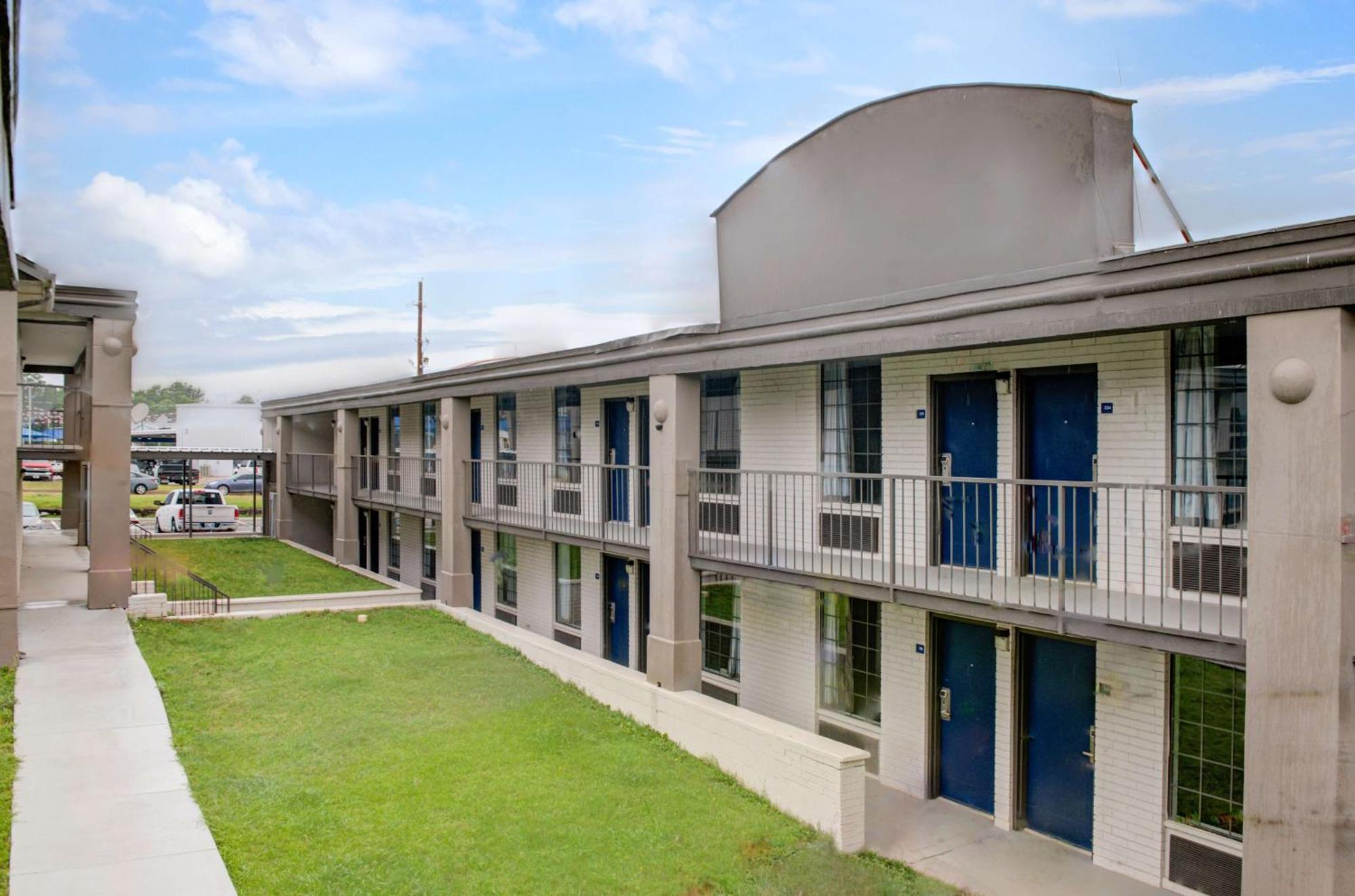 6 Chickasha, Ok Hotel